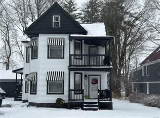 26 Paris Rd, New Hartford, NY 13413