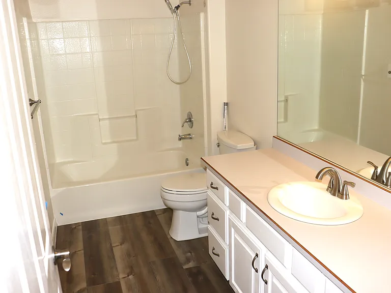 1328 E Hunter Dr — Photo 15