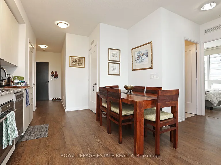 101 Erskine Ave #510 — Photo 7