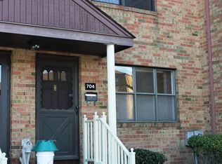 704 Sharon Ct, Woodbridge, NJ 07095