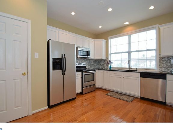 5th image of 611 Vanderslice St
