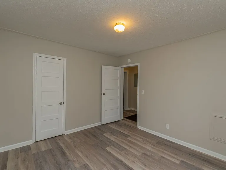 102 Curry St — Photo 25