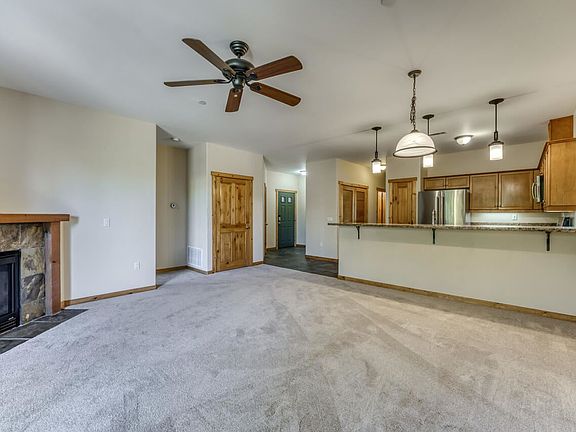 5th image of 11420 Dolomite Way APT 6)