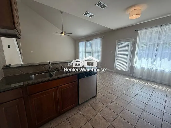 3612 Vienna St — Photo 17