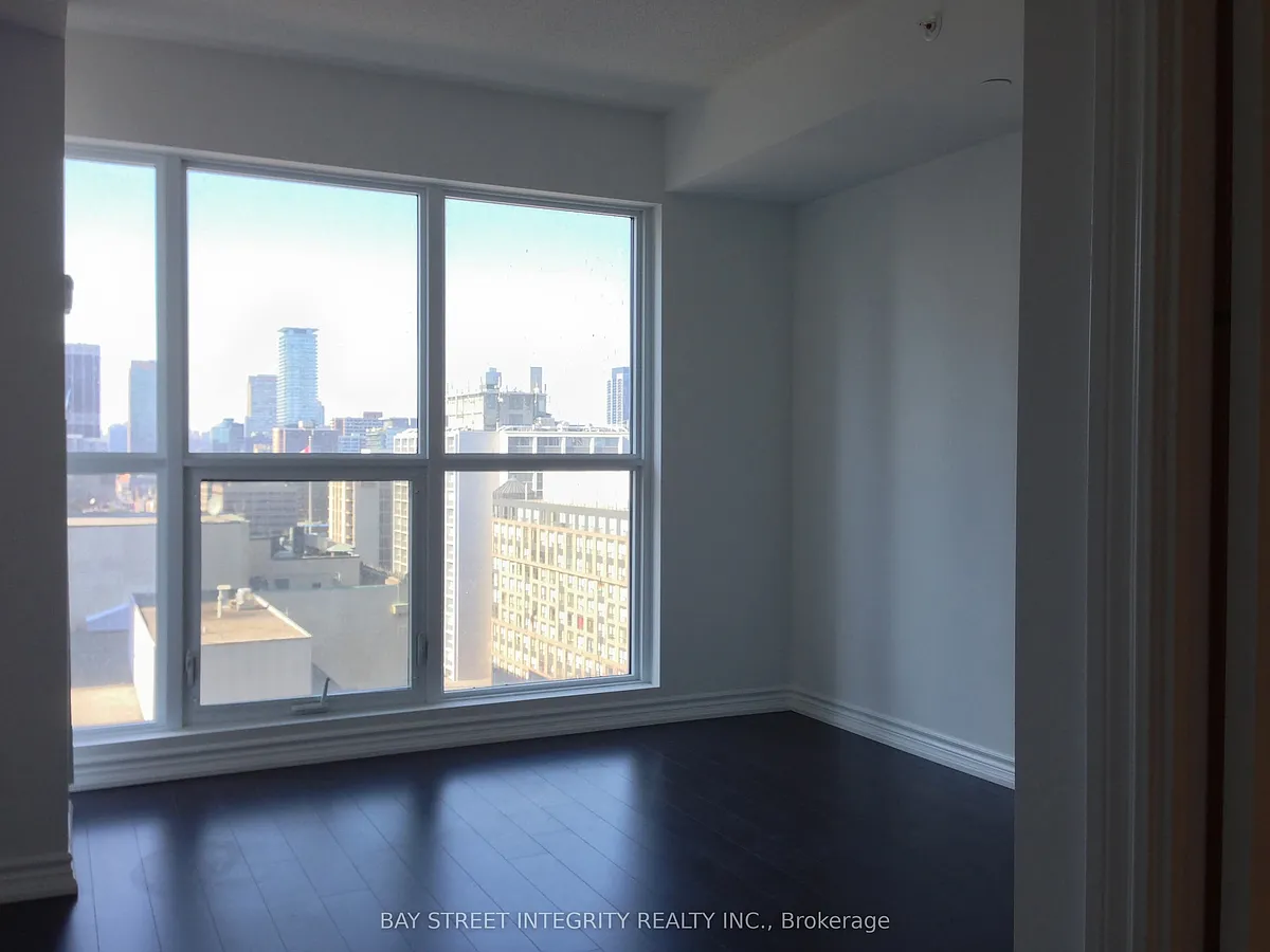 Building Photo - 386 Yonge St #1915