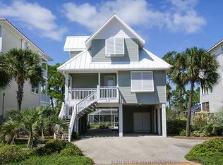 1635 Wayfarers Ct, Eastpoint, FL 32328