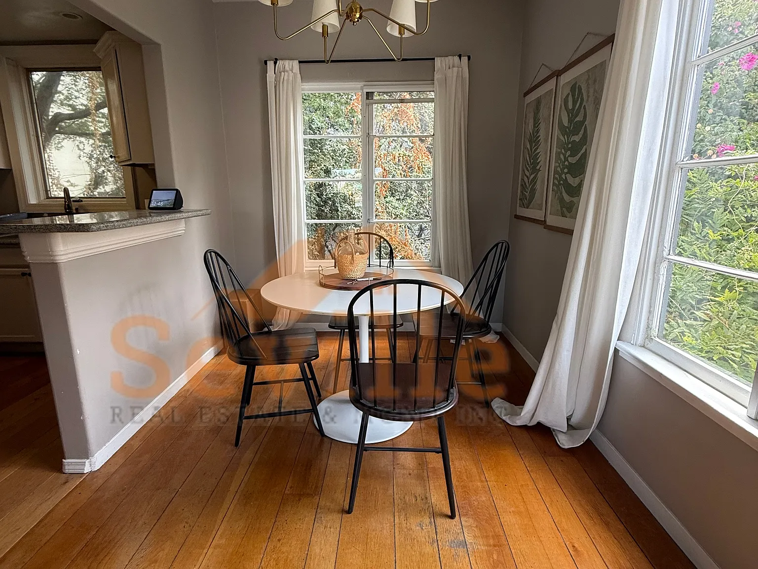 2 bed, 950 sqft, $3,299 — Photo 4