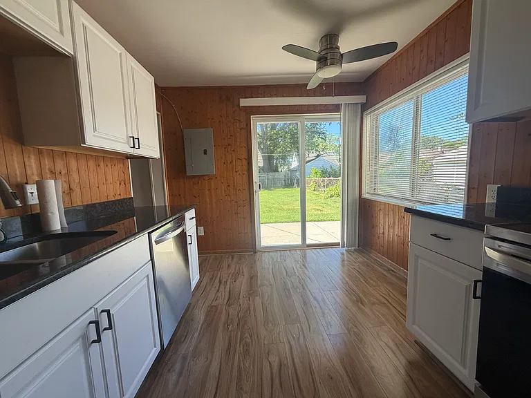 23734 Deziel St — Photo 19
