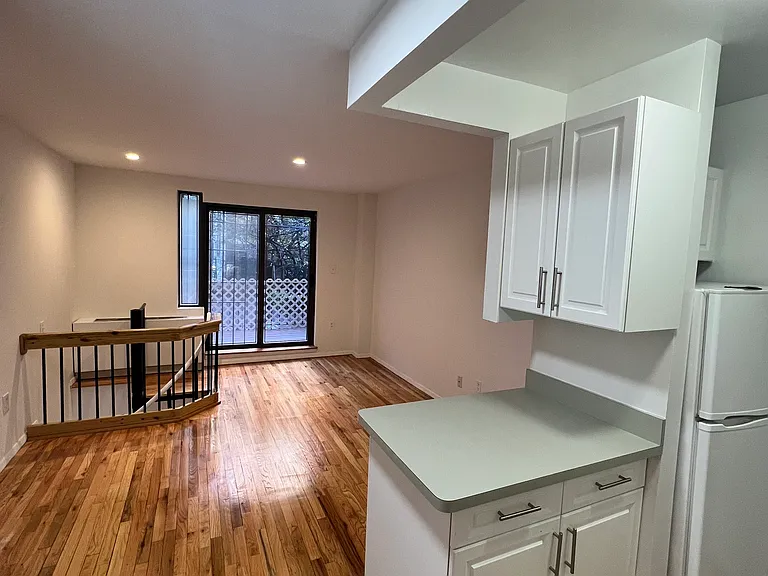 333 E 95th St #1C — Photo 8