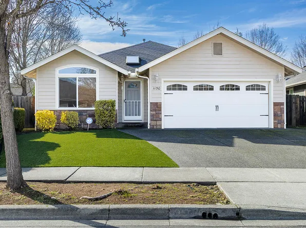 1150 Angler Ln, Grants Pass, OR 97527