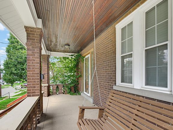 4th image of 3918 Delmar Ave