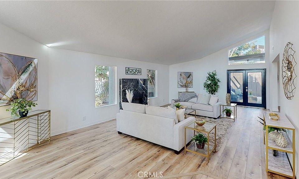 1st image of 12777 Victory Blvd
