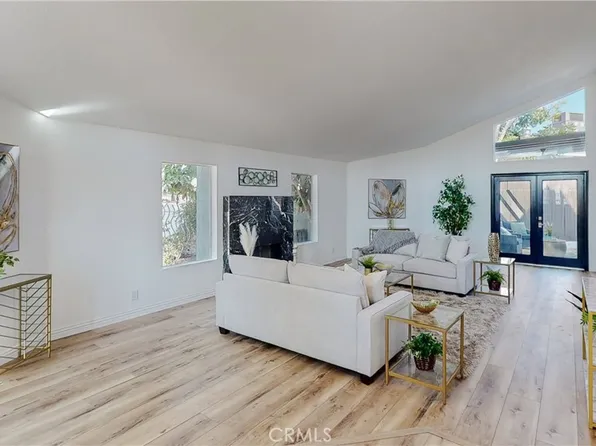 12777 Victory Blvd, North Hollywood, CA 91606