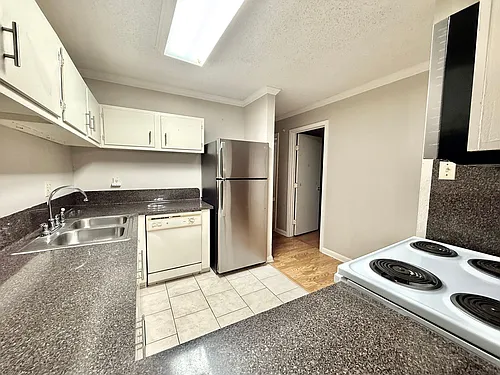 3101 Highland Rd Photo 1
