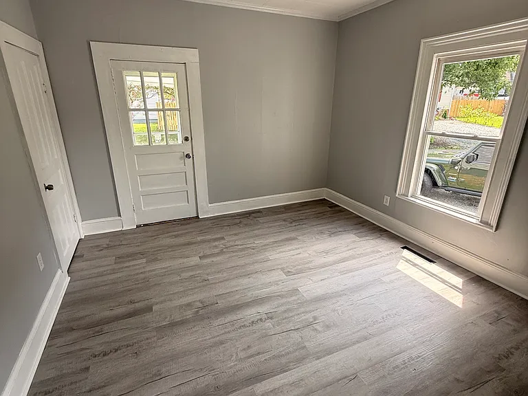 518 Lakeside Ave — Photo 29