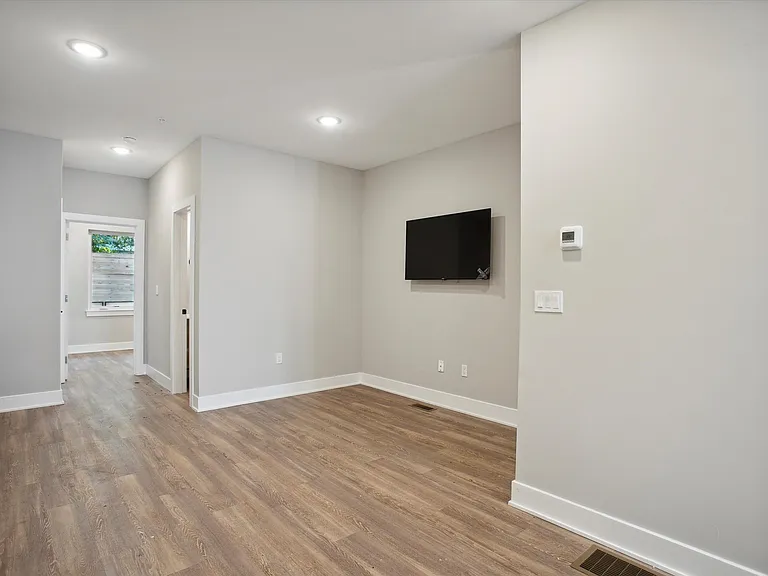 1618 N Sydenham St #A — Photo 11