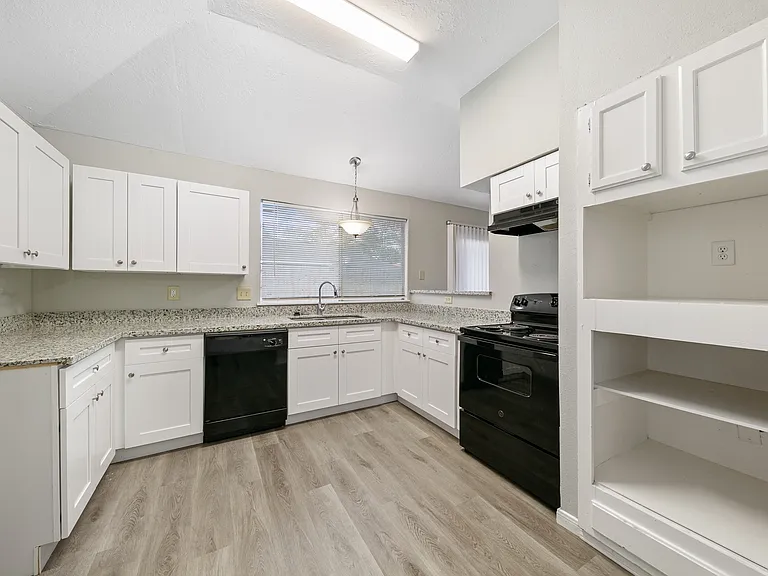 10530 Rippling Fields Dr — Photo 14