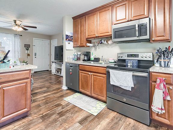 5th image of 3625 Winchester Dr