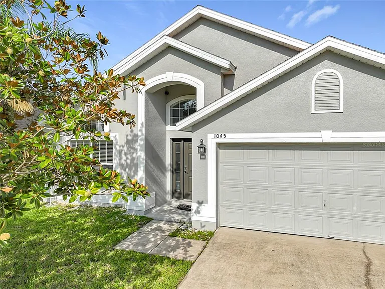 1045 Willow Branch Dr — Photo 2