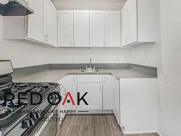 4811 Melrose Ave #205 — Photo 8