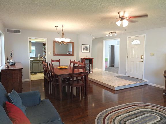 4th image of 12513 Charla Ct SE