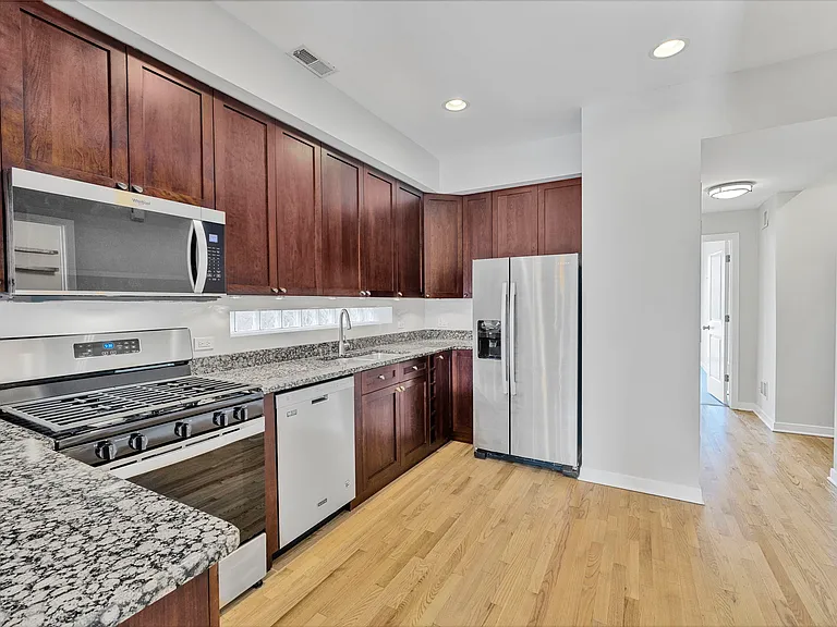 1747 N Wolcott Ave #2 — Photo 5