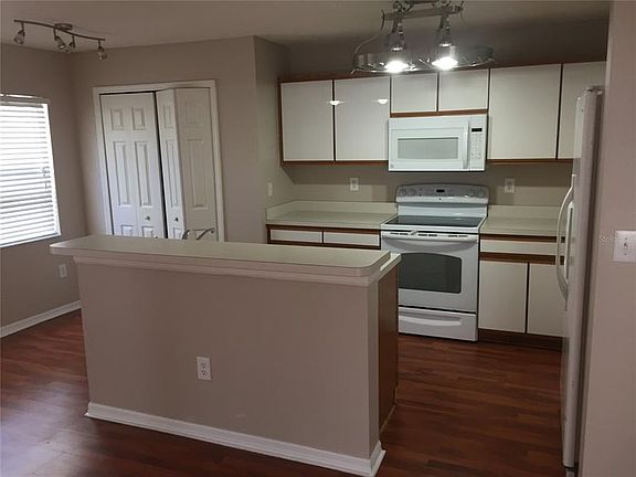 2nd image of 7917 Longwood Run Ln
