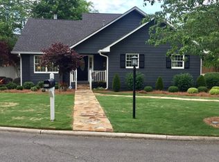 913 Sunset Cir, Dalton, GA 30720