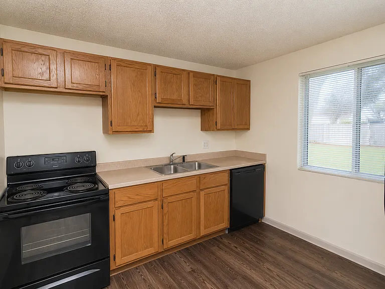 1025 S Pineridge Rd — Photo 8