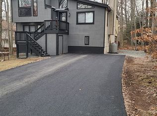 8481 Bumble Bee Way, Tobyhanna, PA