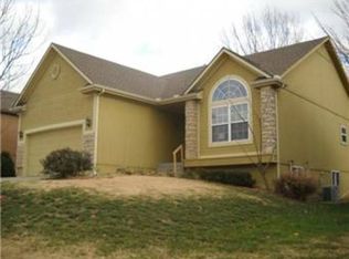 312 NW Fox Hollow Ln, Blue Springs, MO 64015
