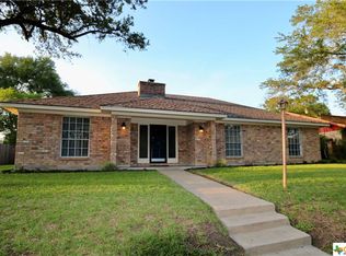 218 Guinevere St, Victoria, TX 77904