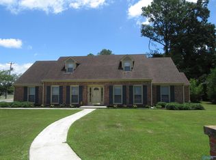 3402 Tanglewood Dr SW, Decatur, AL 35603