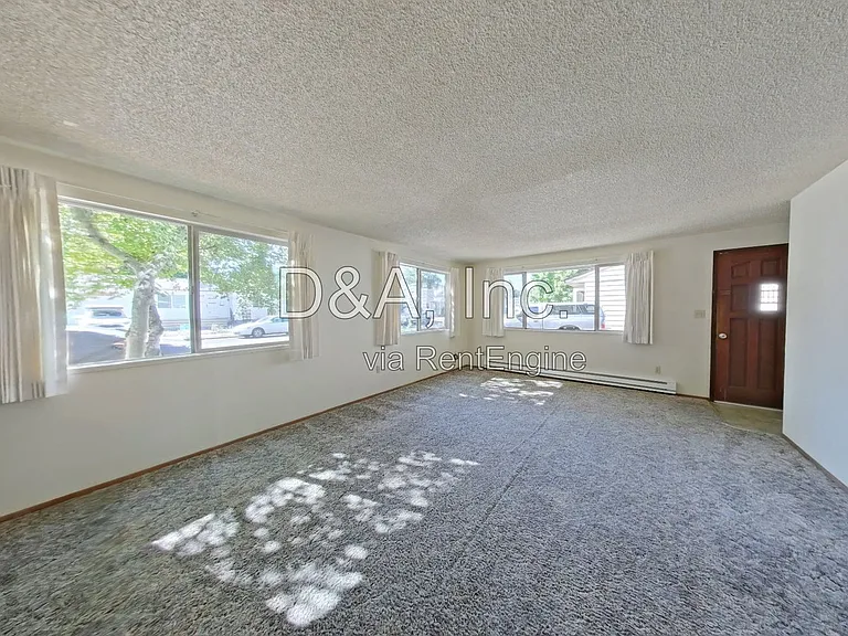 905 NW 27th St — Photo 3