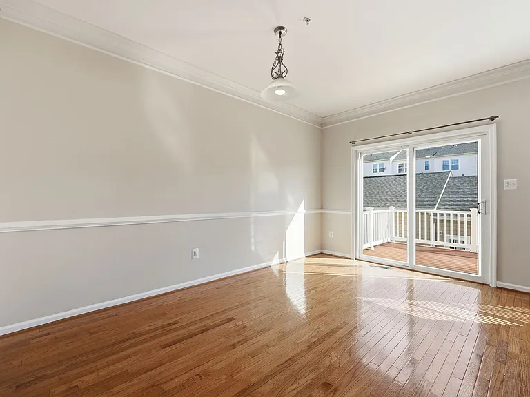 7833 Wormans Mill Rd — Photo 13