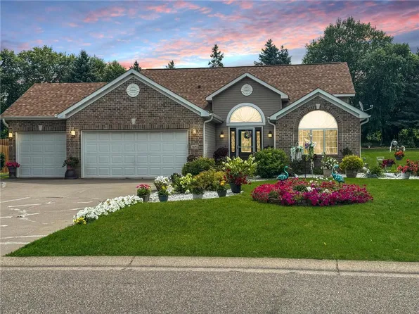 3690 Commonwealth Rd, Woodbury, MN 55125