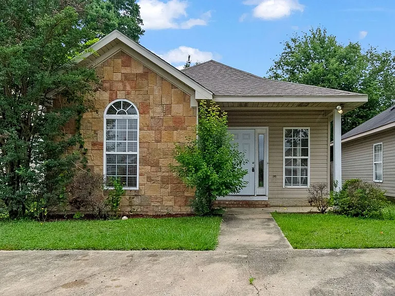 2003 Stardust Dr — Photo 1