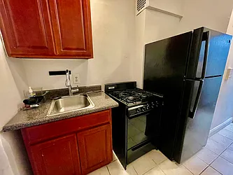 Rented by R New York