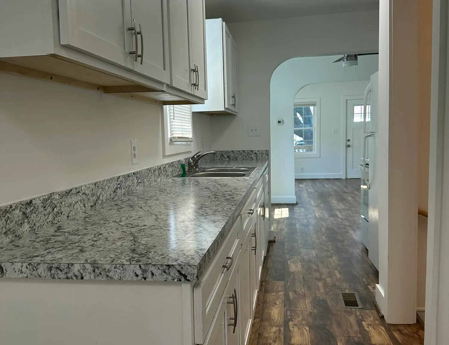 2 bed, 1.0 bath, 867 sqft, $1,500 — Photo 3