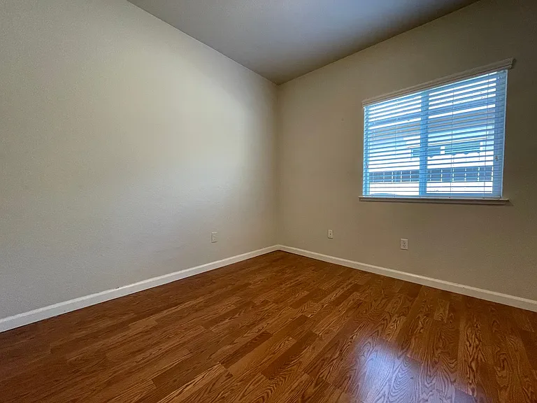 444 Lone Spur Dr — Photo 7
