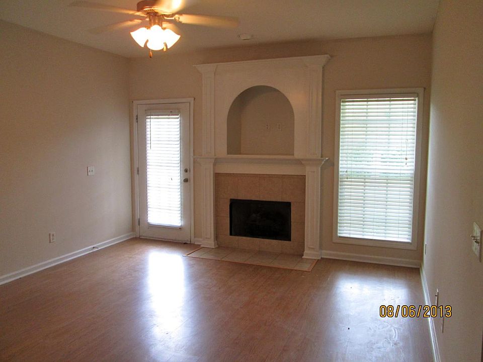 1st image of 1123B Southbend Dr