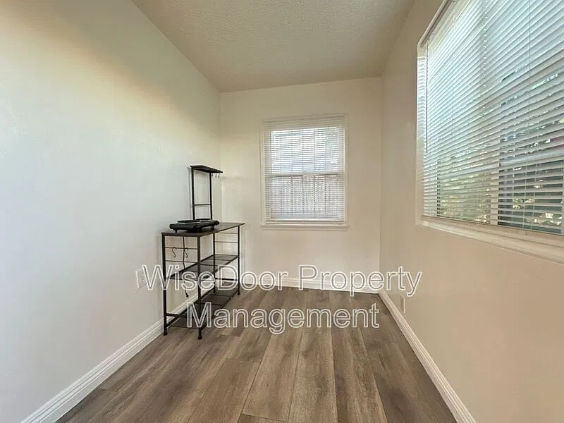 1 bed, 1.0 bath, 385 sqft, $1,475 — Photo 2