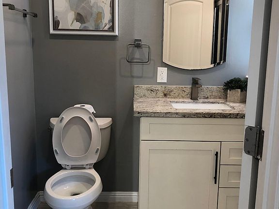 5th image of 303F Mackenzie Dr