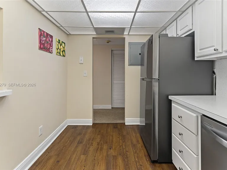 19390 Collins Ave #516 — Photo 9