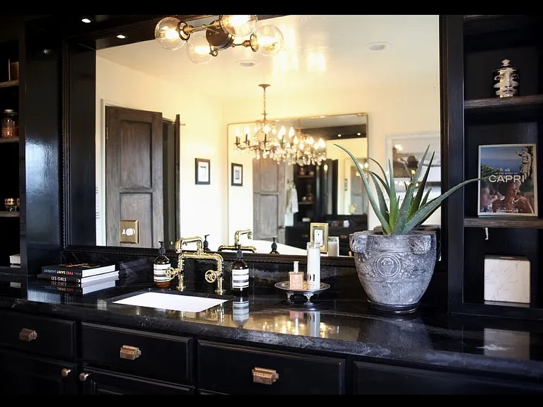 3351 N Knoll Dr — Photo 30
