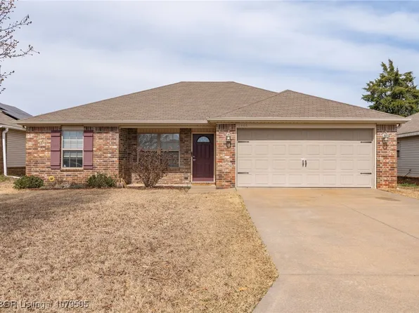 2406 Ridgeway Ln, Barling, AR 72923