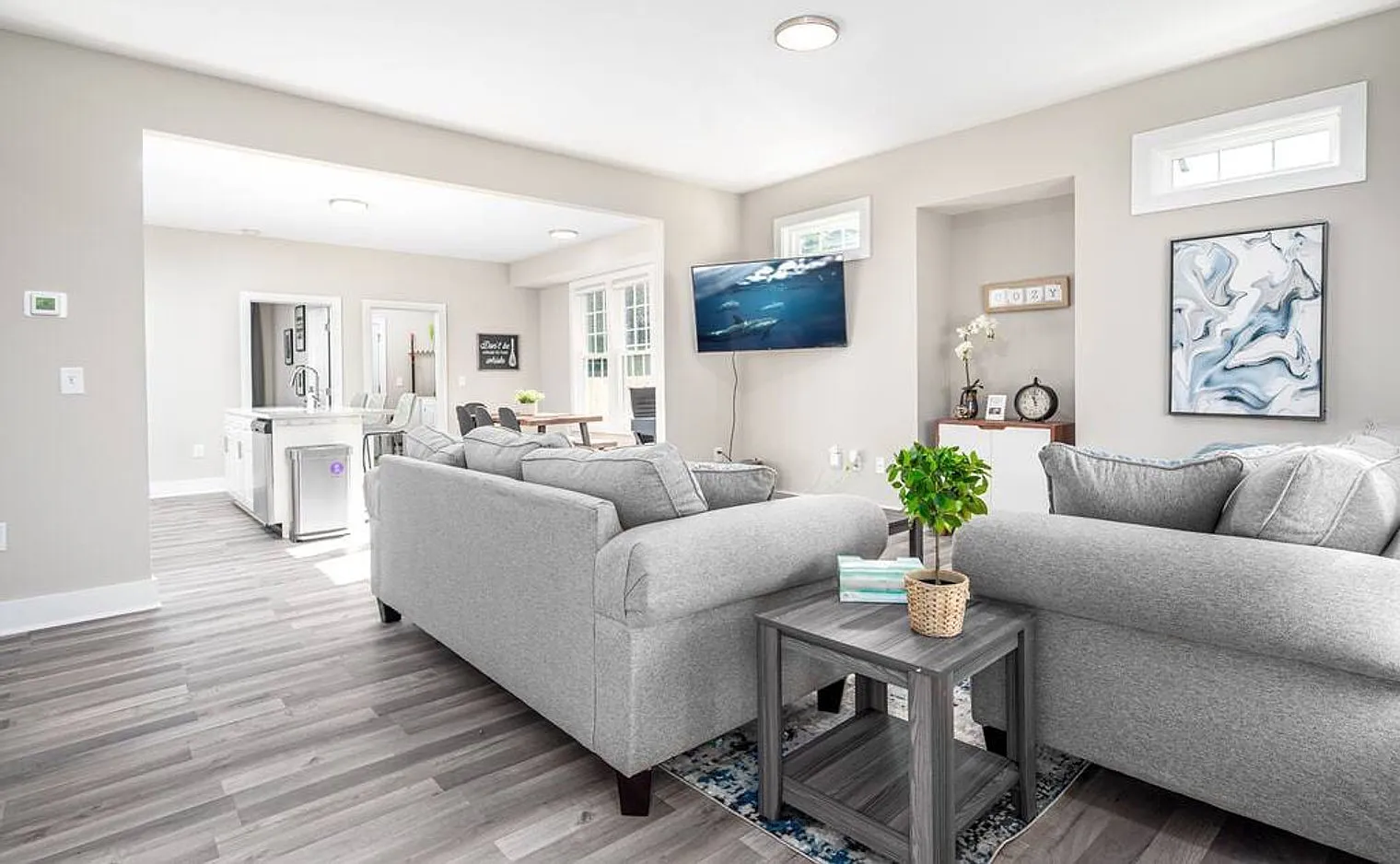 3 bed, 2.0 bath, 1496 sqft, $4,208 — Photo 3