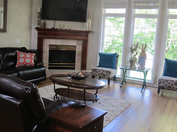 Large light familyrm w/FP