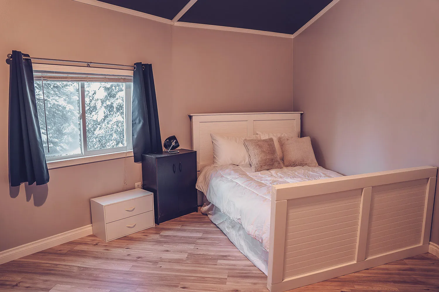 3 bed, 1.5 bath, 2000 sqft, $2,400 — Photo 3