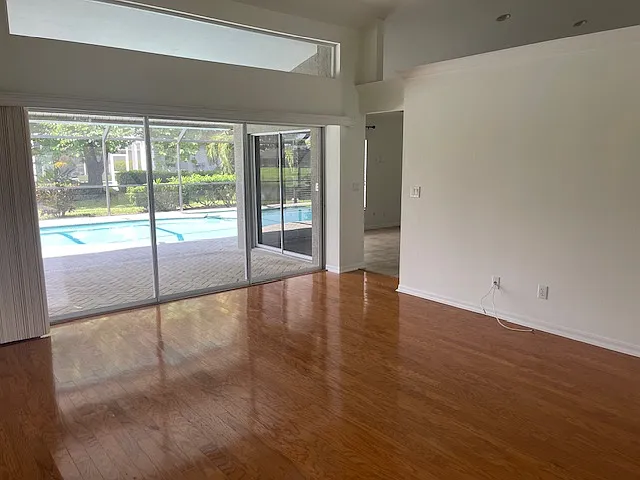 3 bed, 2225 sqft, $3,995 — Photo 4
